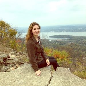 I live in Brooklyn, NY & love traveling 🌏